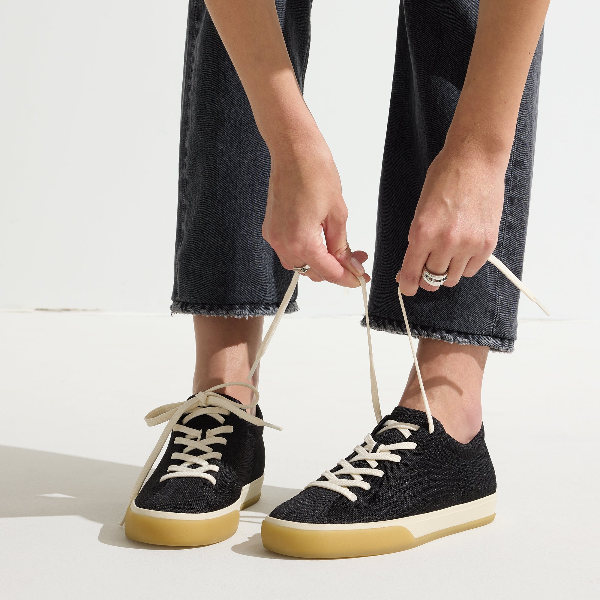 The Lace Up Sneaker - Black - 图片 2