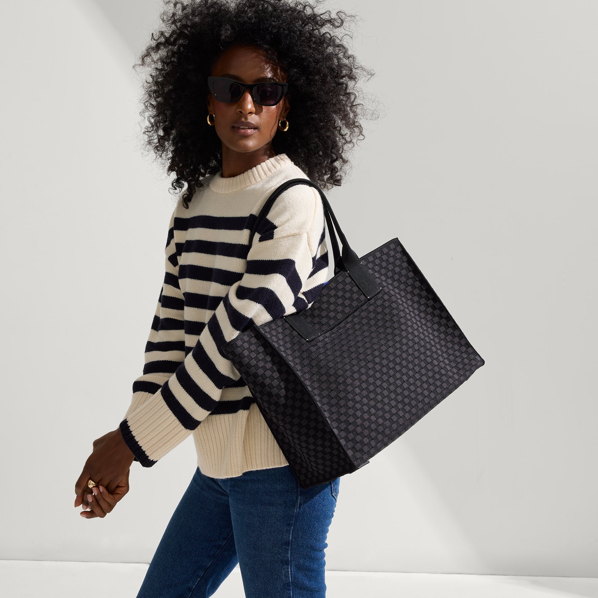 The Classic Tote - Black Sand - 图片 3