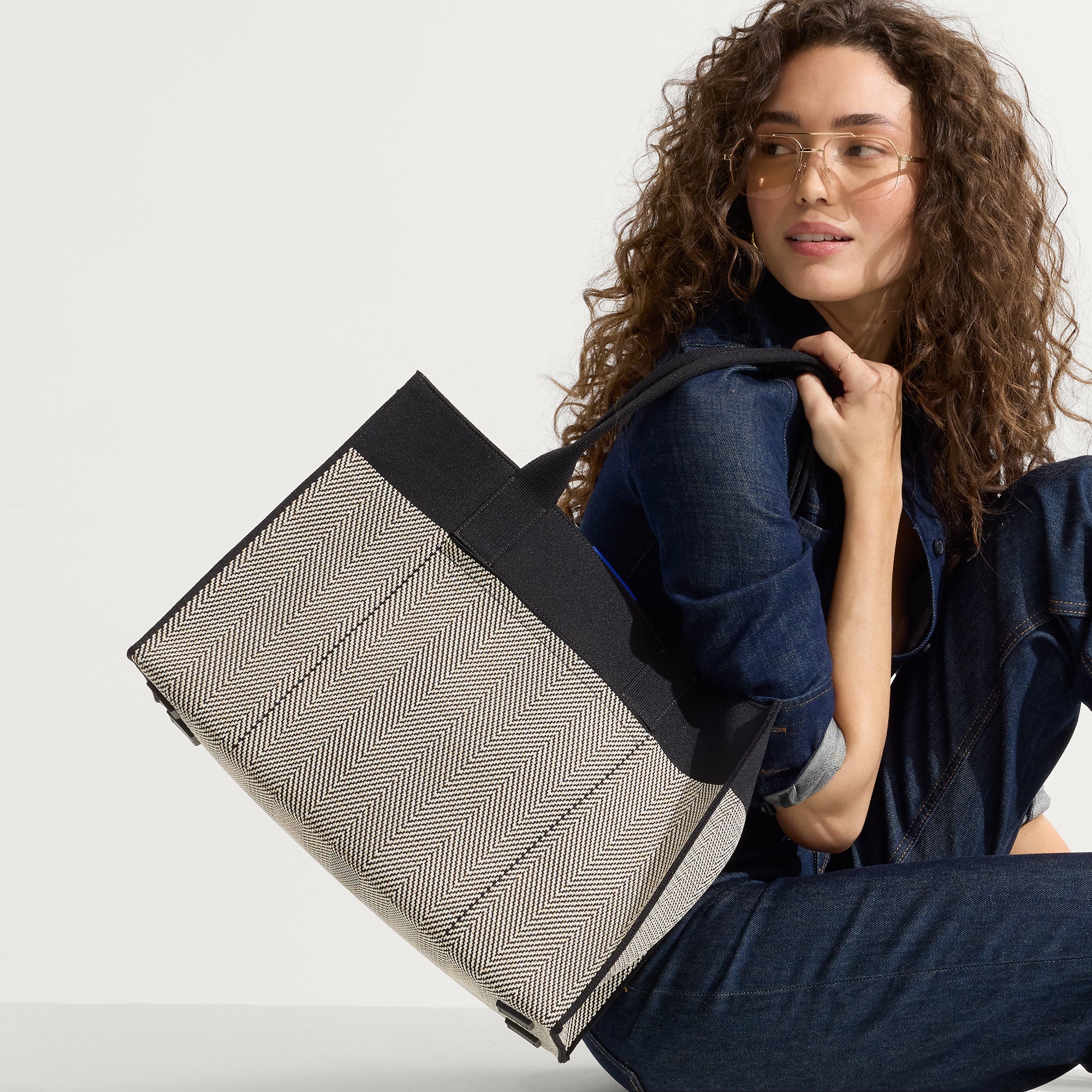 The Classic Tote - Black Herringbone - 图片 3