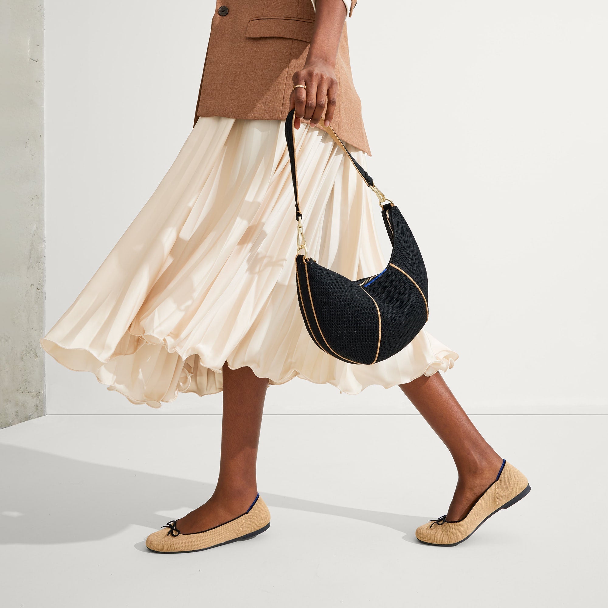 The Crescent Bag - Black - 图片 4