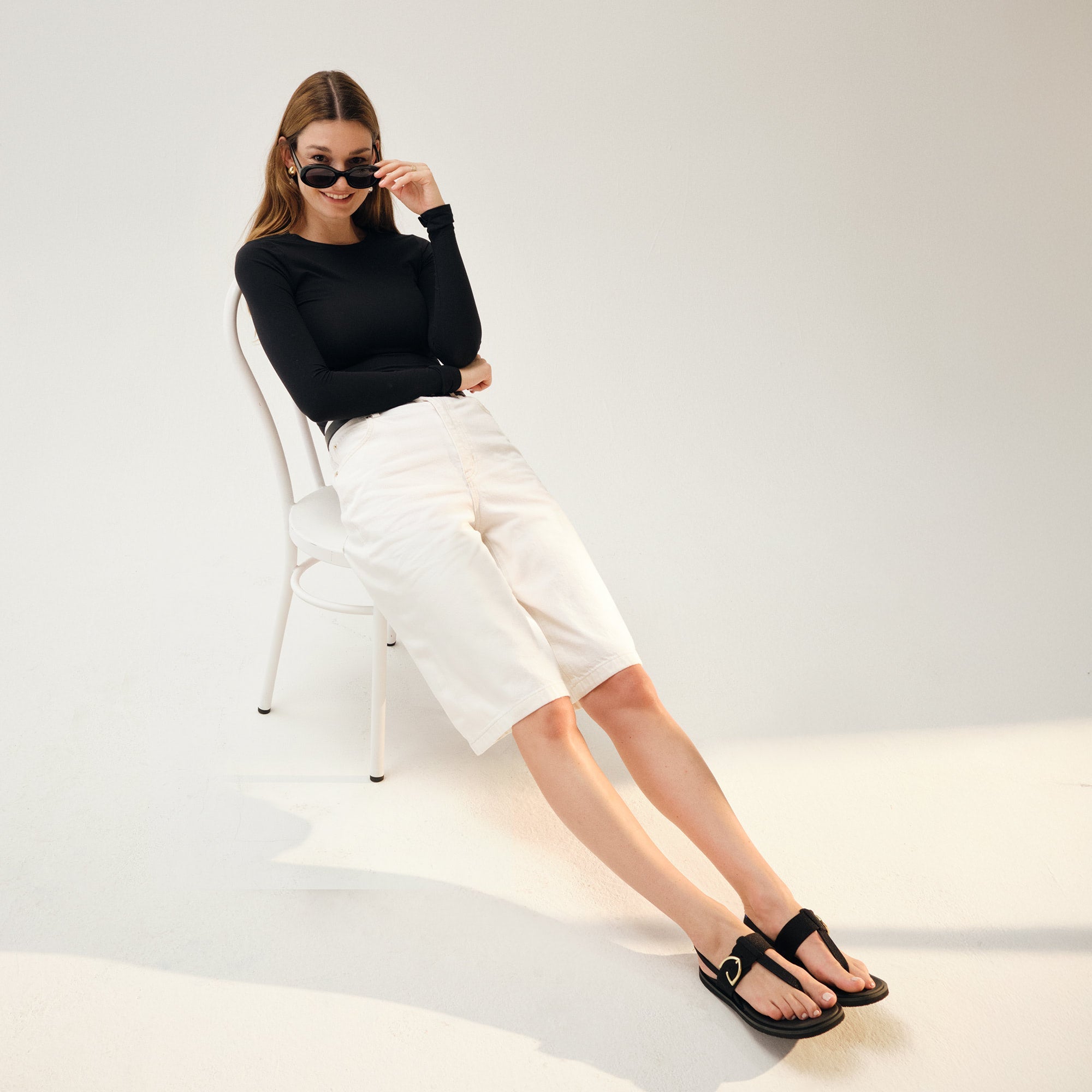 The T–Strap Sandal - Black - 图片 3