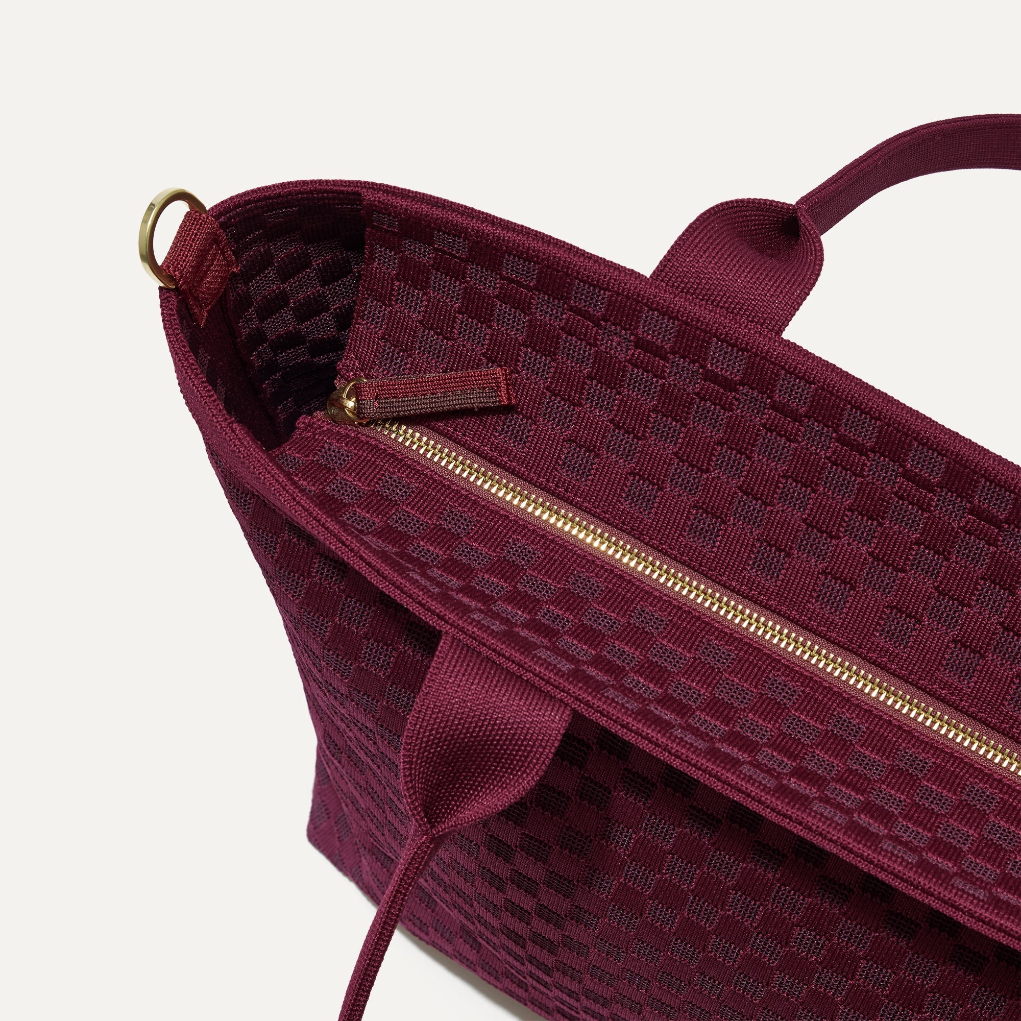 The Lightweight Zip Tote - Cabernet Check - 图片 7