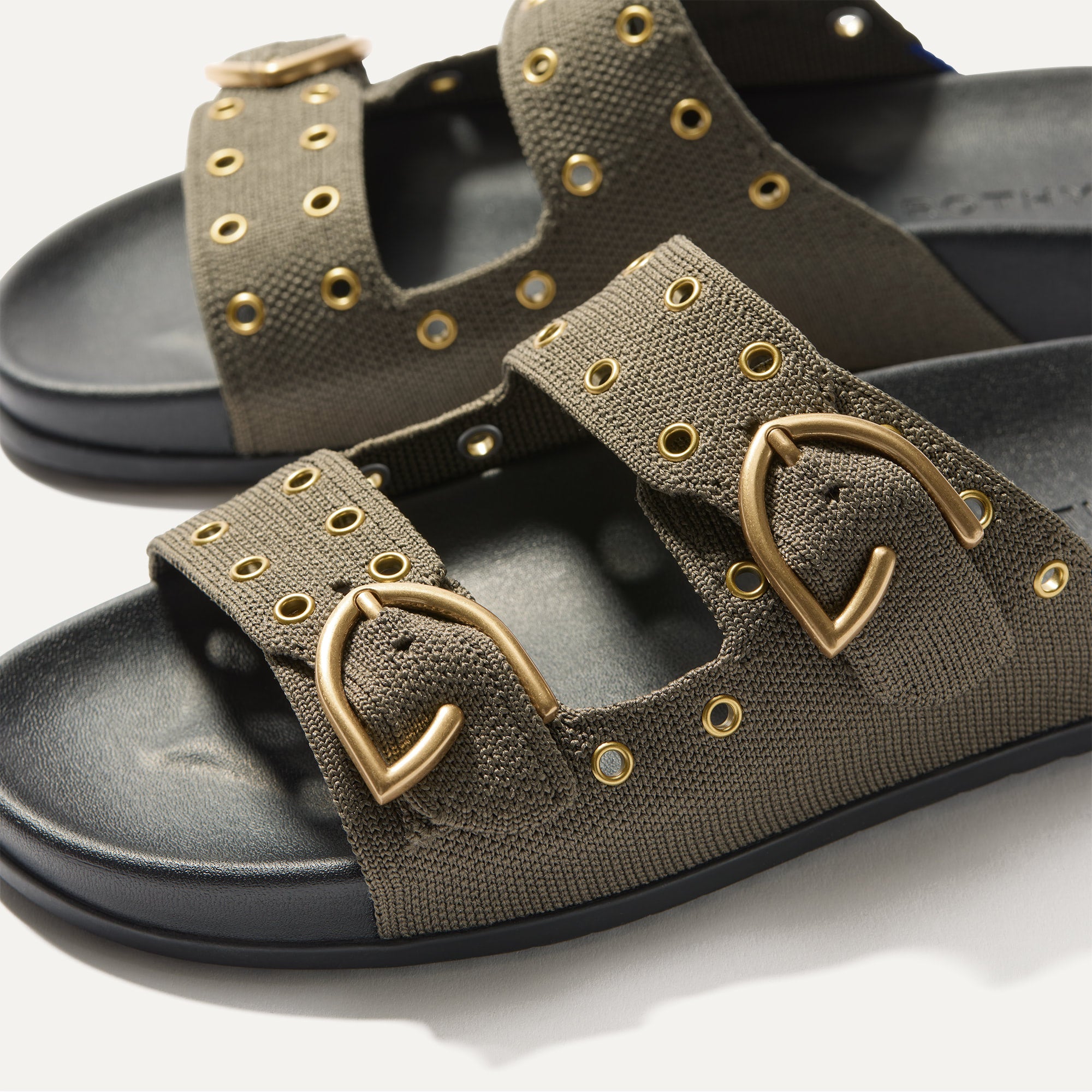 The Buckle Slide - Eyelet Safari - 图片 2