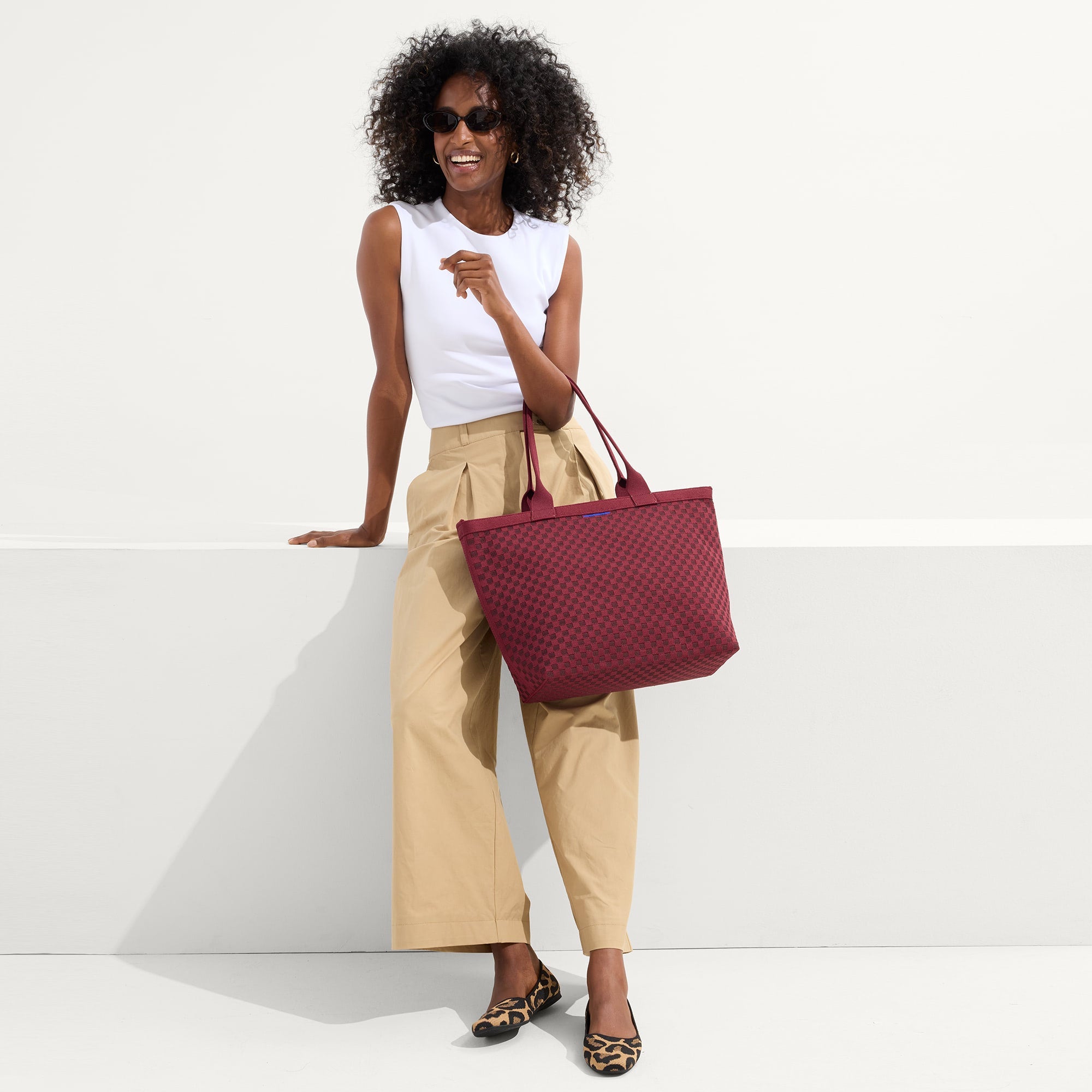 The Lightweight Zip Tote - Cabernet Check - 图片 4