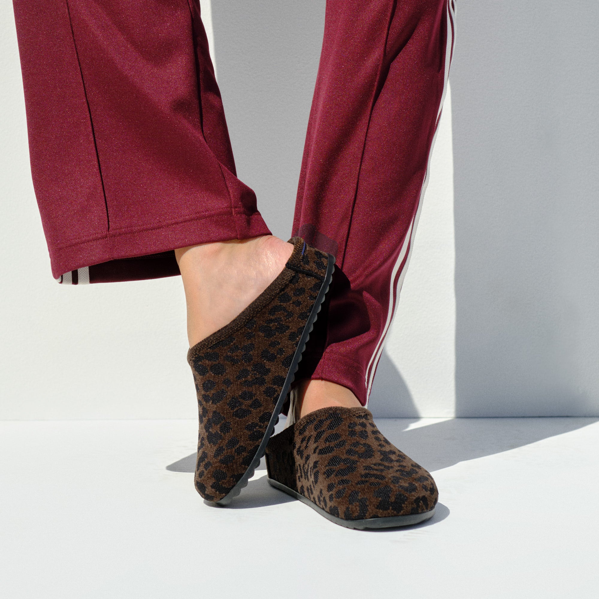 The ReVelvet™ Casual Clog - ReVelvet™ Cheetah - 图片 3