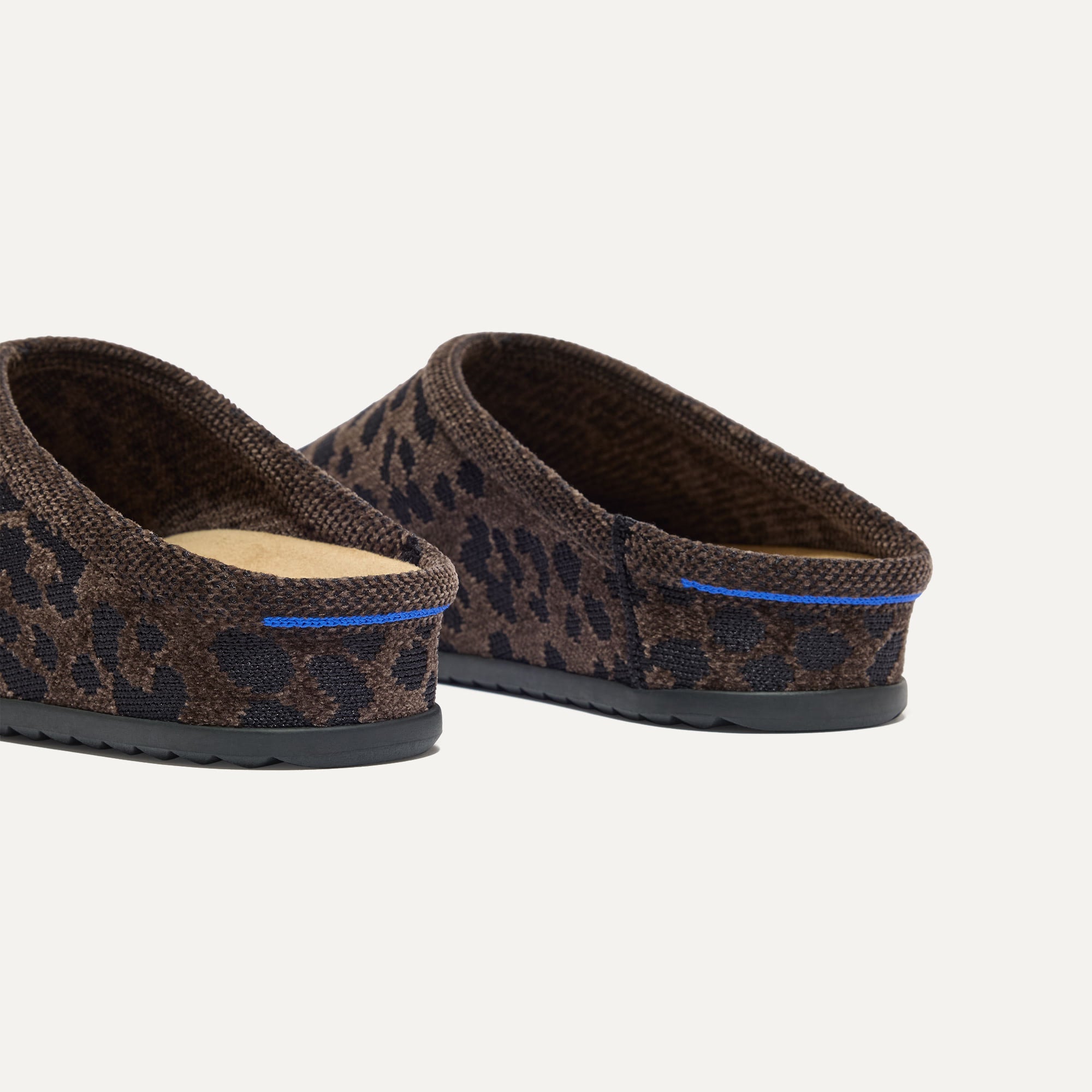 The ReVelvet™ Casual Clog - ReVelvet™ Cheetah - 图片 5