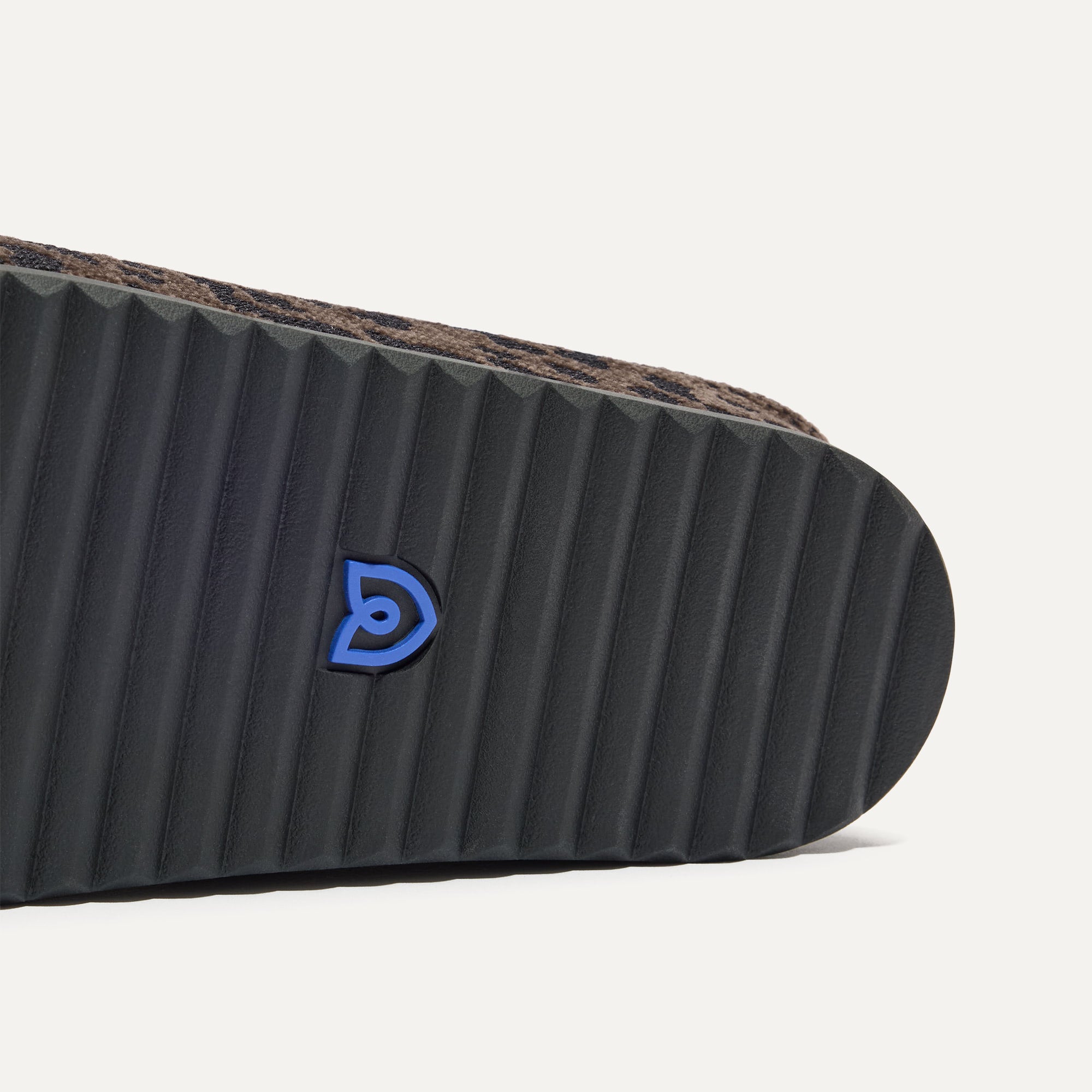 The ReVelvet™ Casual Clog - ReVelvet™ Cheetah - 图片 7